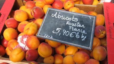 Image : Abricot - Etalage d'abricots