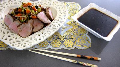 plat complet : Plat de cochon et son filet avec sa sauce au parfum de Chine