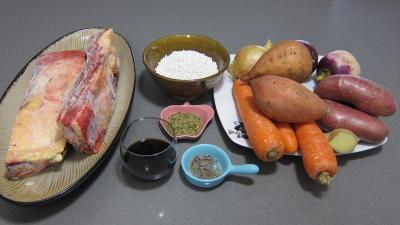 Ingrédients pour la recette : Plats de côtes en bouillon