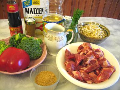 Ingrédients pour la recette : Dés de porc à la sauce d'huîtres