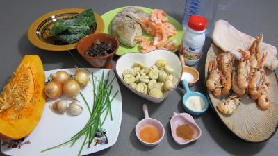 Ingrédients pour la recette : Crustacés et poisson en marmite