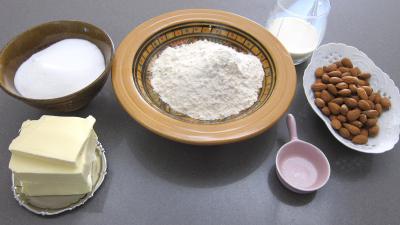 Ingrédients pour la recette : Boterkock de saint Nicolas à la hollandaise