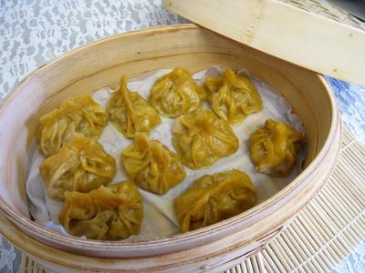 pousse de bambou : Panier de dim sum de boeuf en amuse-bouche