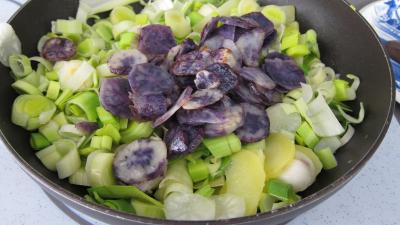 Vitelottes et légumes aux filets de dinde panés - 6.4