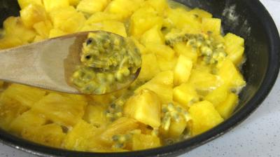 Tatin à l'ananas, fruit de la passion et bananes - 3.1