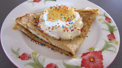 mascarpone : Assiette avec sa crêpe et son mascarpone aux mangoustans et tapioca