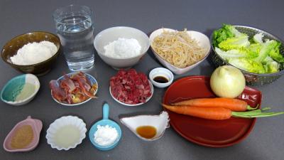 Ingrédients pour la recette : Rouleaux de boeuf et de poulet à la chinoise