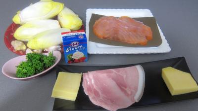 Ingrédients pour la recette : Roulés de saumon et jambon aux endives
