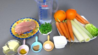 Ingrédients pour la recette : Bouillie ou potage aux carottes et aux oranges