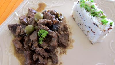 Image : La gardiane provençale - Assiette de boeuf à la gardiane provençale