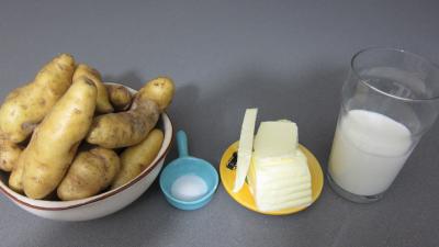 Ingrédients pour la recette : Purée de pommes de terre