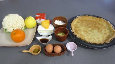 Ingrédients pour la recette : Clafoutis au chou-fleur et camembert