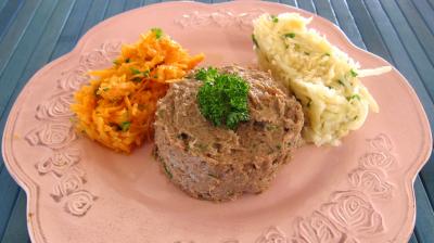 plat complet : Assiette de tartare de boeuf et ses crudités