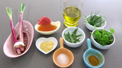 Ingrédients pour la recette : Vinaigrette aux fines herbes