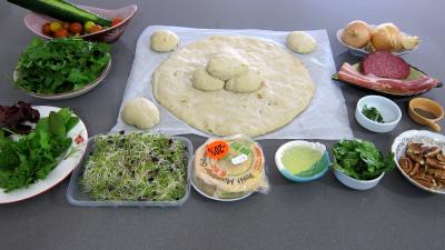 Ingrédients pour la recette : Cassolettes de pain au munster 