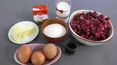 Ingrédients pour la recette : Glace à la framboise