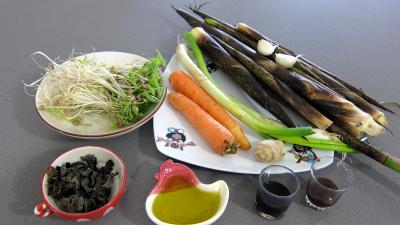 Ingrédients pour la recette : Germes de soja et pousses de bambou au gingembre