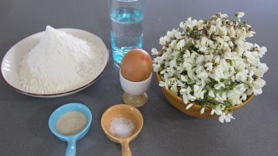 Ingrédients pour la recette : Beignets de fleurs d'acacia