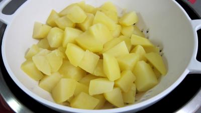 Laitue et pommes de terre en purée et ses coeurs de canard - 7.1