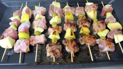 Magrets en brochettes à la plancha en salade - 7.3
