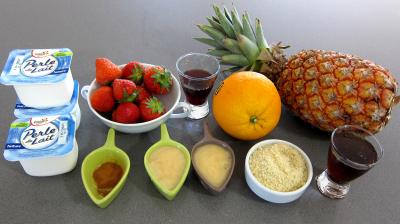 Ingrédients pour la recette : Ananas à la plancha et sa sauce aux fraises