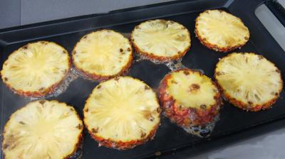 Ananas à la plancha et sa sauce aux fraises - 6.1