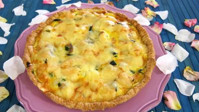 lotte : Part de quiche aux crevettes et à la lotte