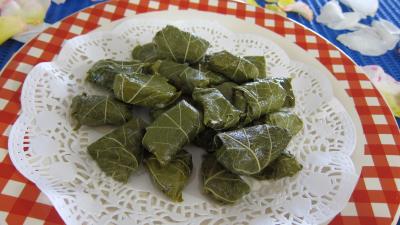 riz : Assiette de dolmas aux épinards