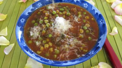 sauce pour viandes : Ramequin de sauce tomate aux petits pois