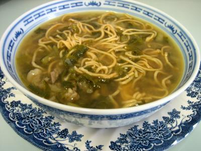 Recette Bol de soupe de boeuf et nouilles façon chinoise
