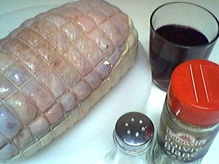 Ingrédients pour la recette : Rôti de dindonneau au Porto