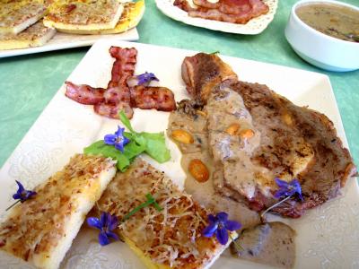 Recette Entrecôtes croustillantes et sa sauce aux cacahuètes