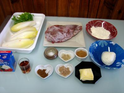 Ingrédients pour la recette : Escalopes de veau aux endives et mozzarella
