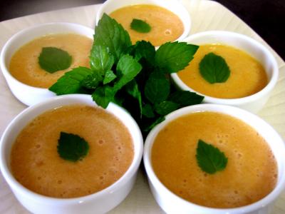 Recette Ramequins de soupe de melon au floc de Gascogne