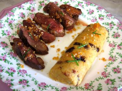 Recette Magret au caramel et aux amandes et sa polenta aux pruneaux