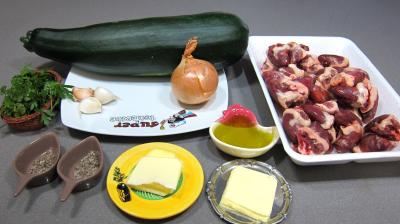 Ingrédients pour la recette : Courgette et coeurs de canard à l'ail et au persil