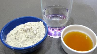Ingrédients pour la recette : Levain sans gluten à la farine de sarrasin 