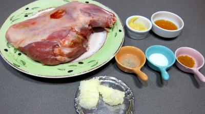 Ingrédients pour la recette : Epaule d'agneau au miel 