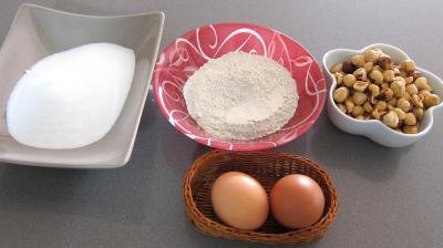 Ingrédients pour la recette : Croquants aux noisettes sans gluten