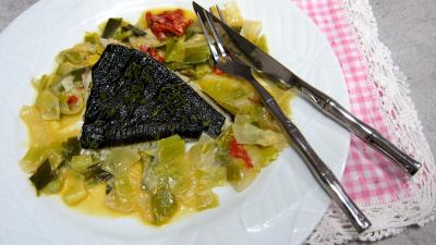 plat complet : Assiette de turbot vapeur et poireaux au chorizo