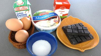 Ingrédients pour la recette : Mousse mascarpone au chocolat