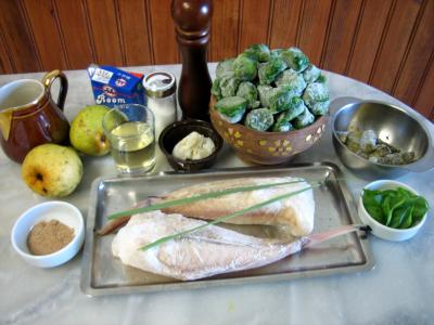 Ingrédients pour la recette : Lotte aux épinards et aux poires confites