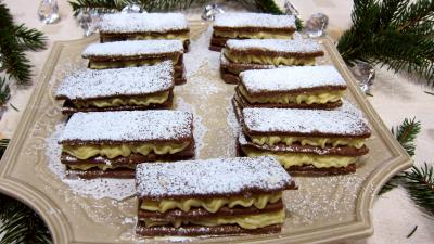 Cuisson à la casserole : Assiette de millefeuilles sablés à la crème pâtissière