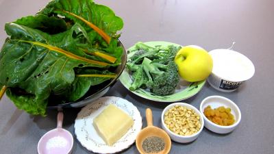 Ingrédients pour la recette : Tarte aux blettes sucrées, salées
