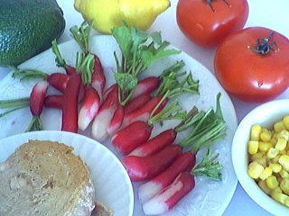 Ingrédients pour la recette : Tomates à l'avocat et au thon
