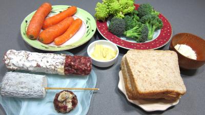 Ingrédients pour la recette : Crudités et fromage de chèvre grillé