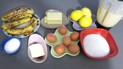 Ingrédients pour la recette : Crêpes à la sauce citron et aux bananes