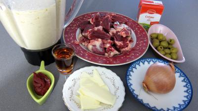 Ingrédients pour la recette : Crêpes farcies aux coeurs de dinde