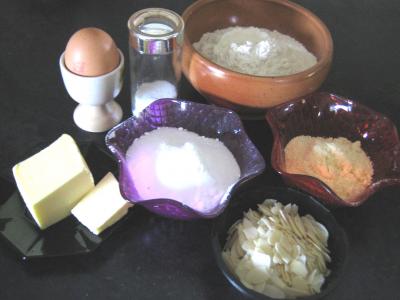 Ingrédients pour la recette : Coeurs sablés aux amandes