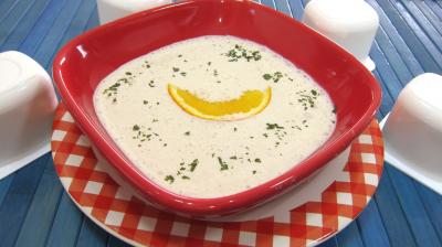 Ail : Ramequin de sauce au yaourt à l'orange